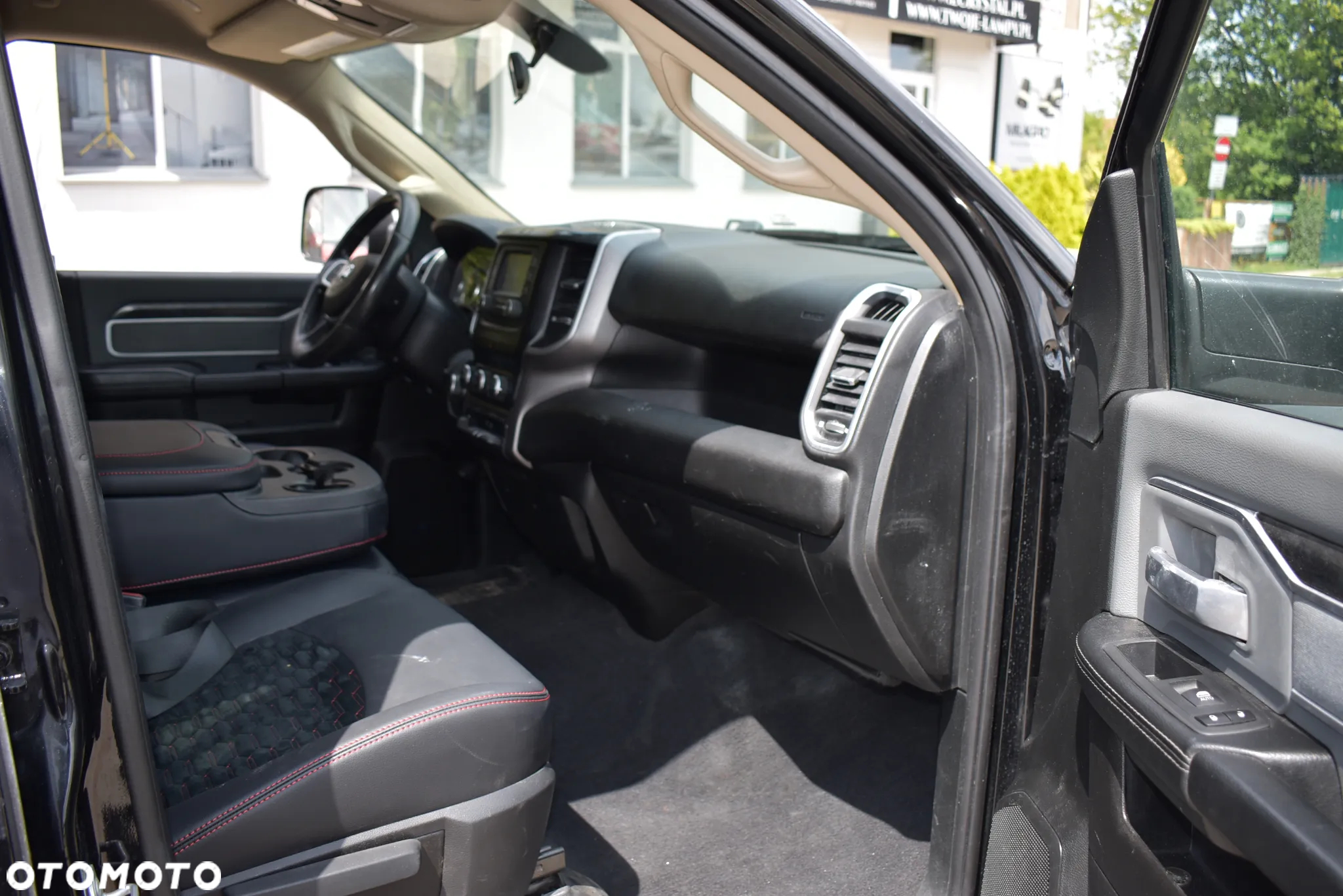 RAM 1500 Crew Cab Sport - 19