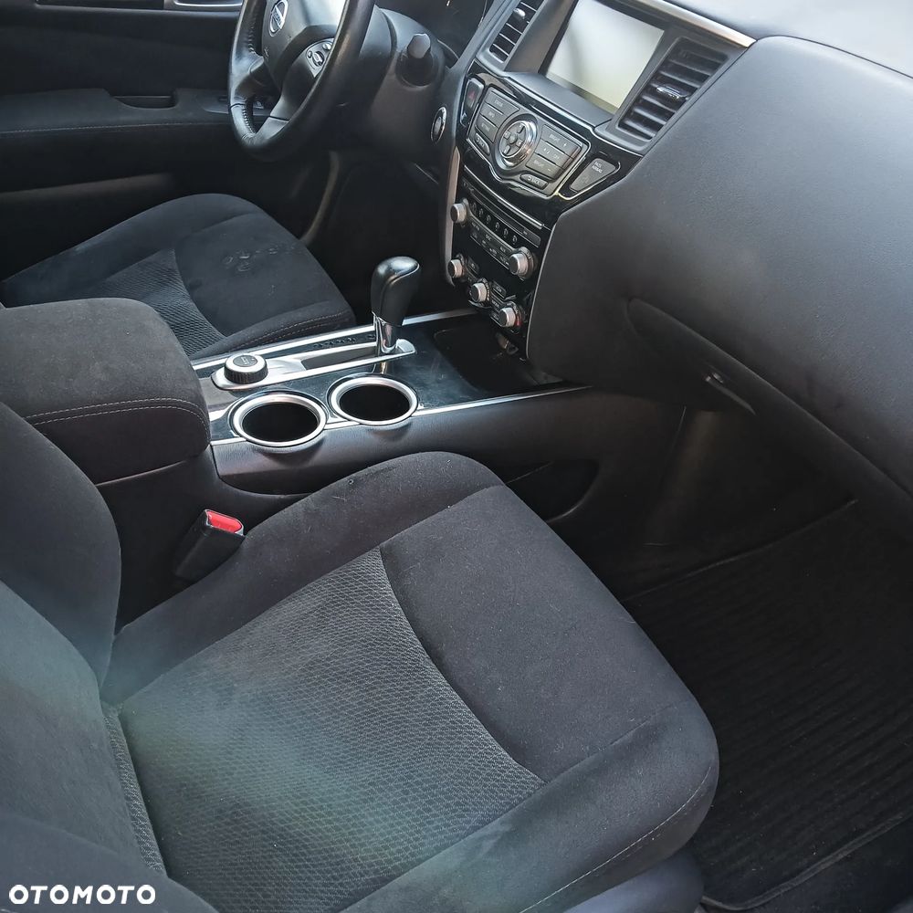 Nissan Pathfinder - 6