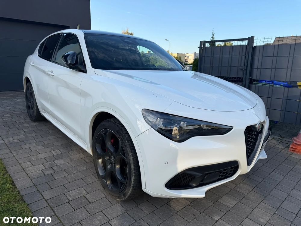 Alfa Romeo Stelvio 2024 photo 2