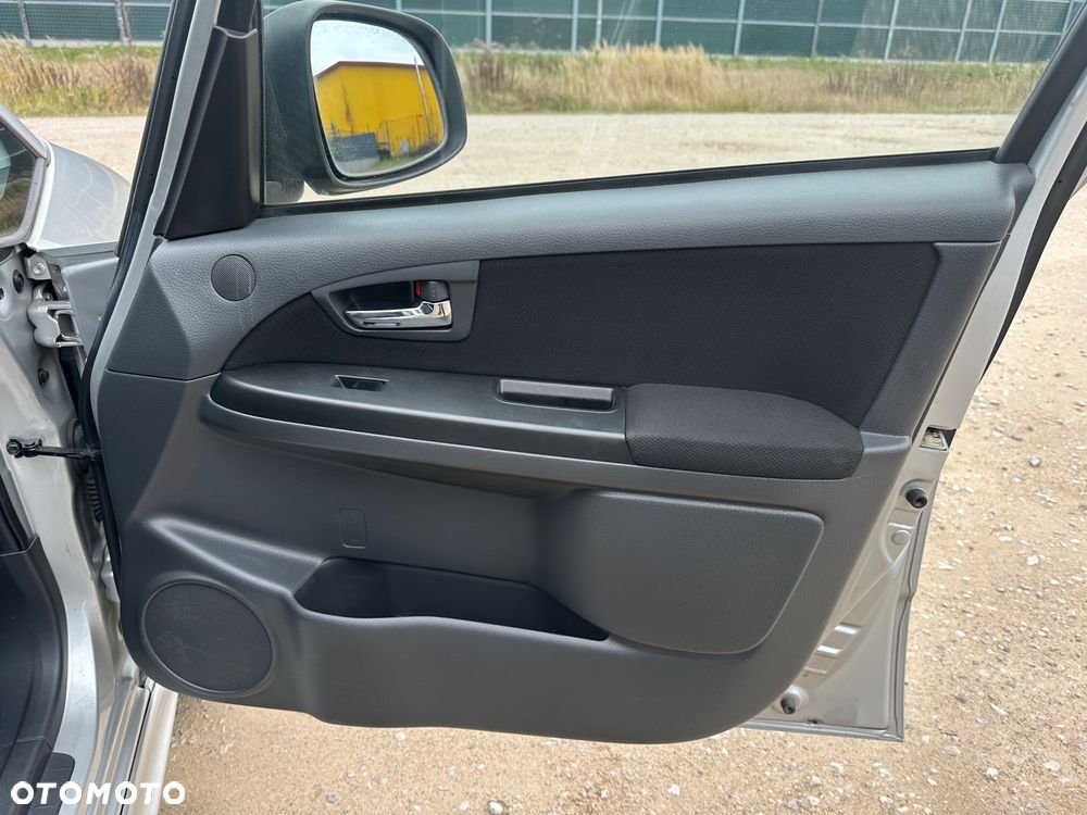 Suzuki SX4 - 28