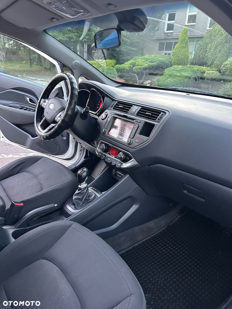 Kia Rio - 7