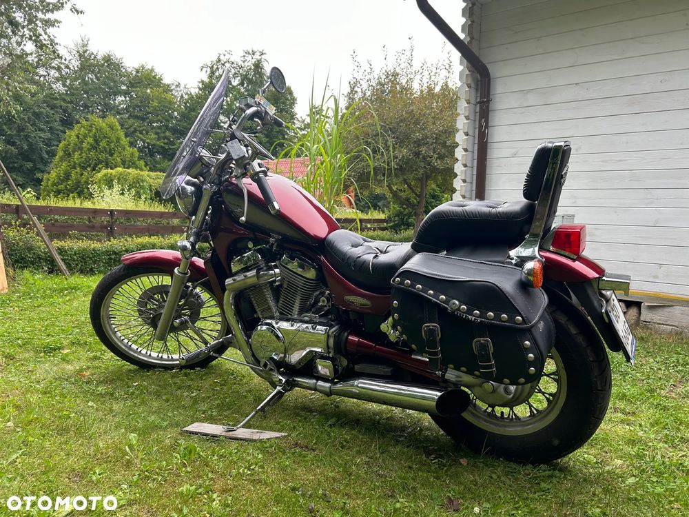 Suzuki Intruder - 10