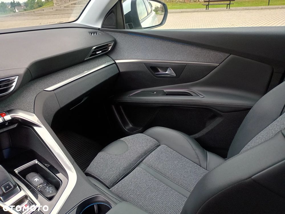 Peugeot 3008 1.2 PureTech Allure Pack S&S EAT8 - 25