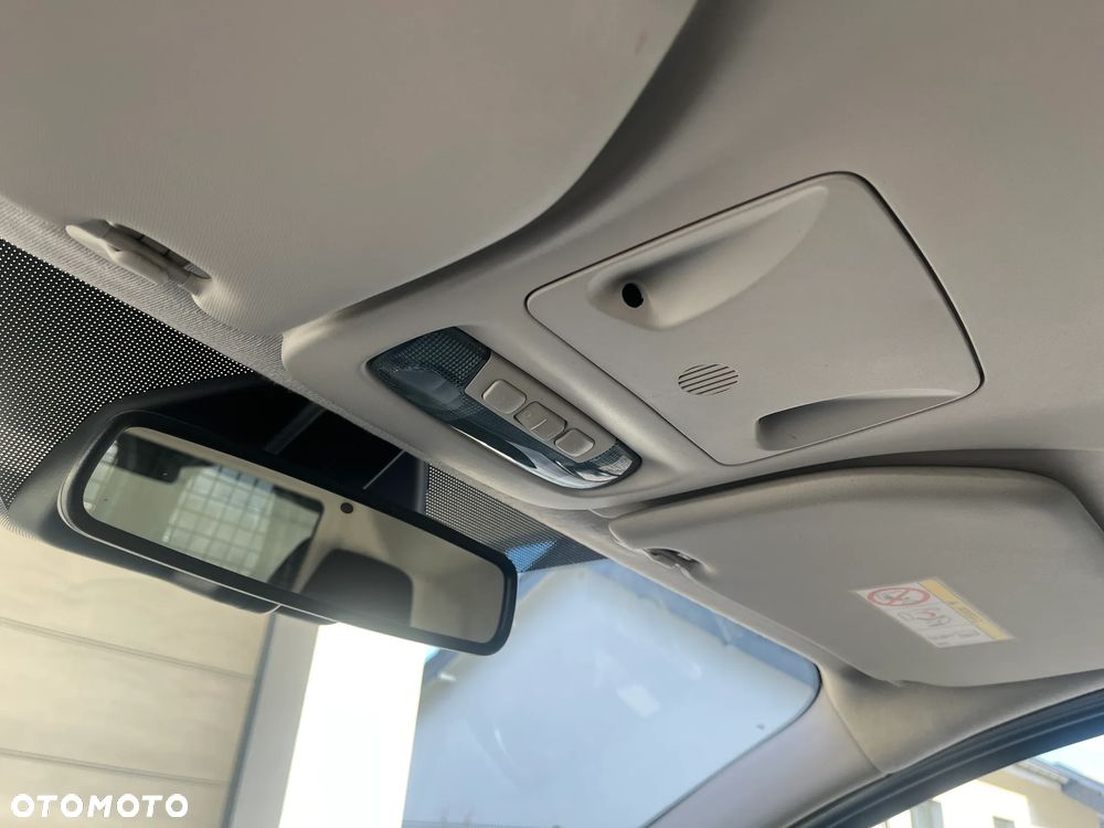 Ford transit courier - 24