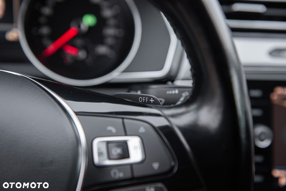 Volkswagen Passat Alltrack - 25