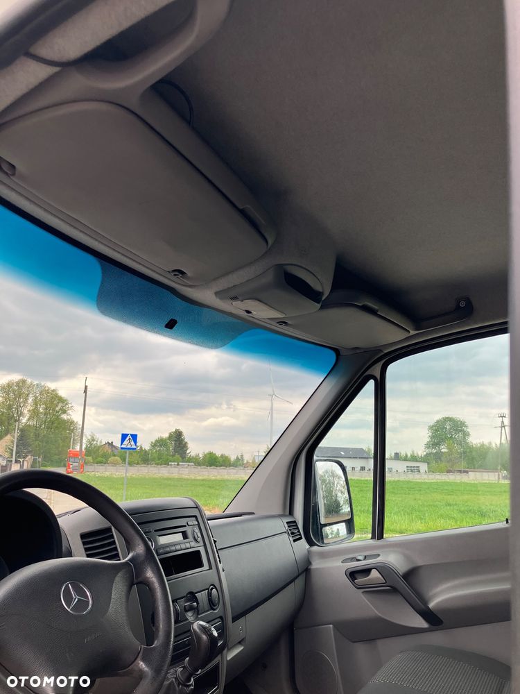 Mercedes-Benz Sprinter - 11