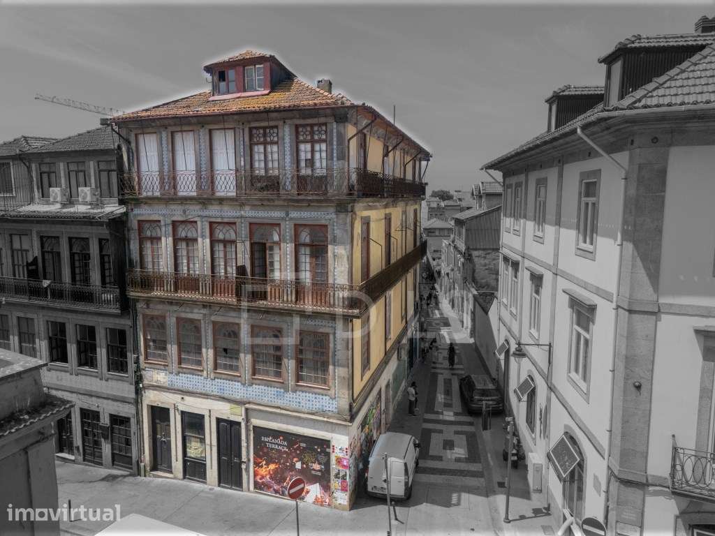 Prédio para habitação e serviços no coração do Porto - Grande imagem: 2/21