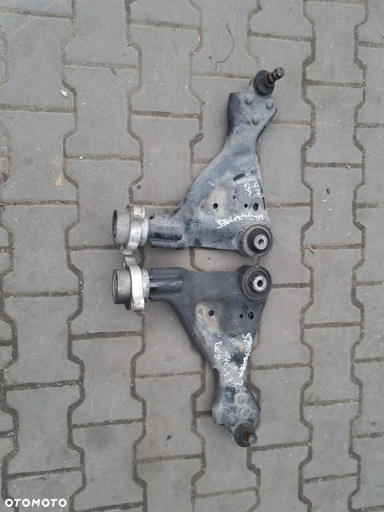 Mercedes Vito 639 Viano wahacz lewy przód prawy przód - 1