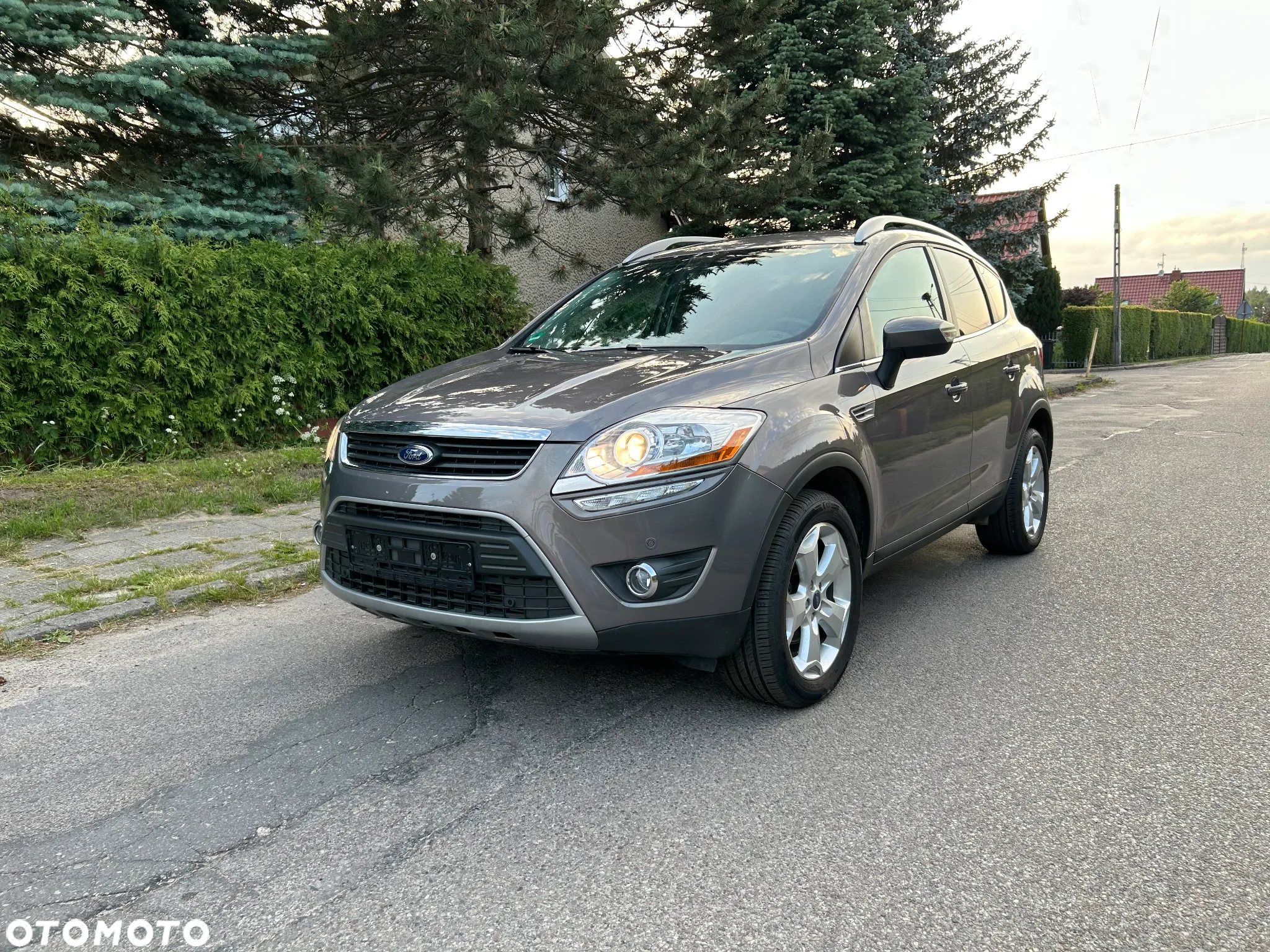 Ford Kuga 2.0 TDCi 2x4 Titanium - 2