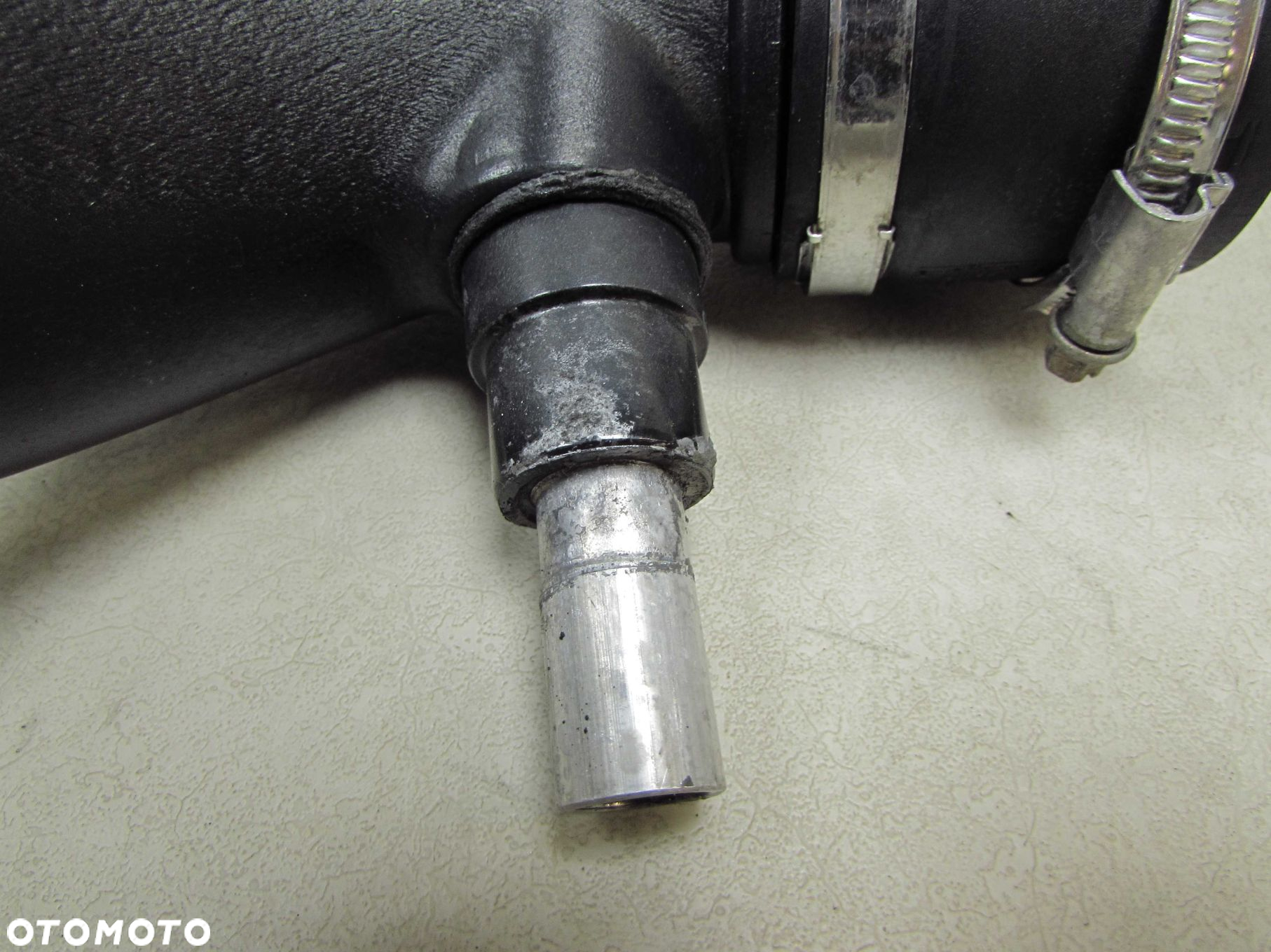 VOLVO XC90 2.4 D5 RURA PRZEWOD POWIETRZA DOLOT 30714480 30714479 06- - 4