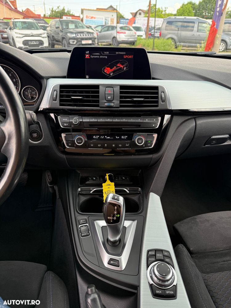 BMW Seria 3 330e iPerformance M Sport - 32