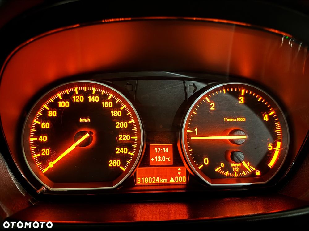 BMW Seria 1 120d DPF - 16