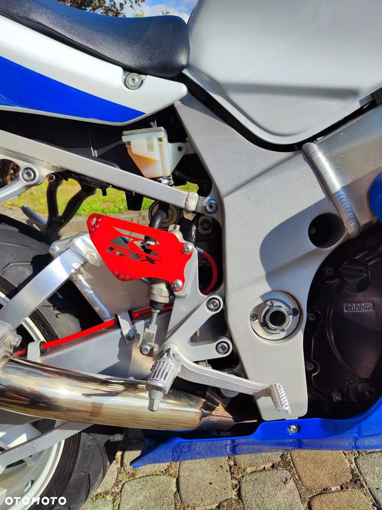 Suzuki GSX-R - 12