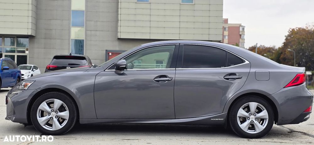 Lexus Seria IS 300h Executive - 26