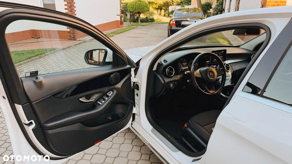 Mercedes-Benz Klasa C 200 4-Matic 7G-TRONIC - 12