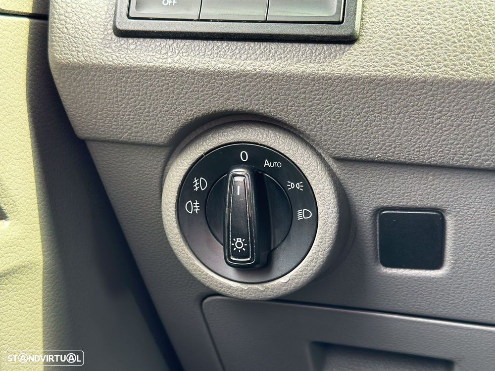 VW Transporter 2.0 TDI Longo Extra AC - 18