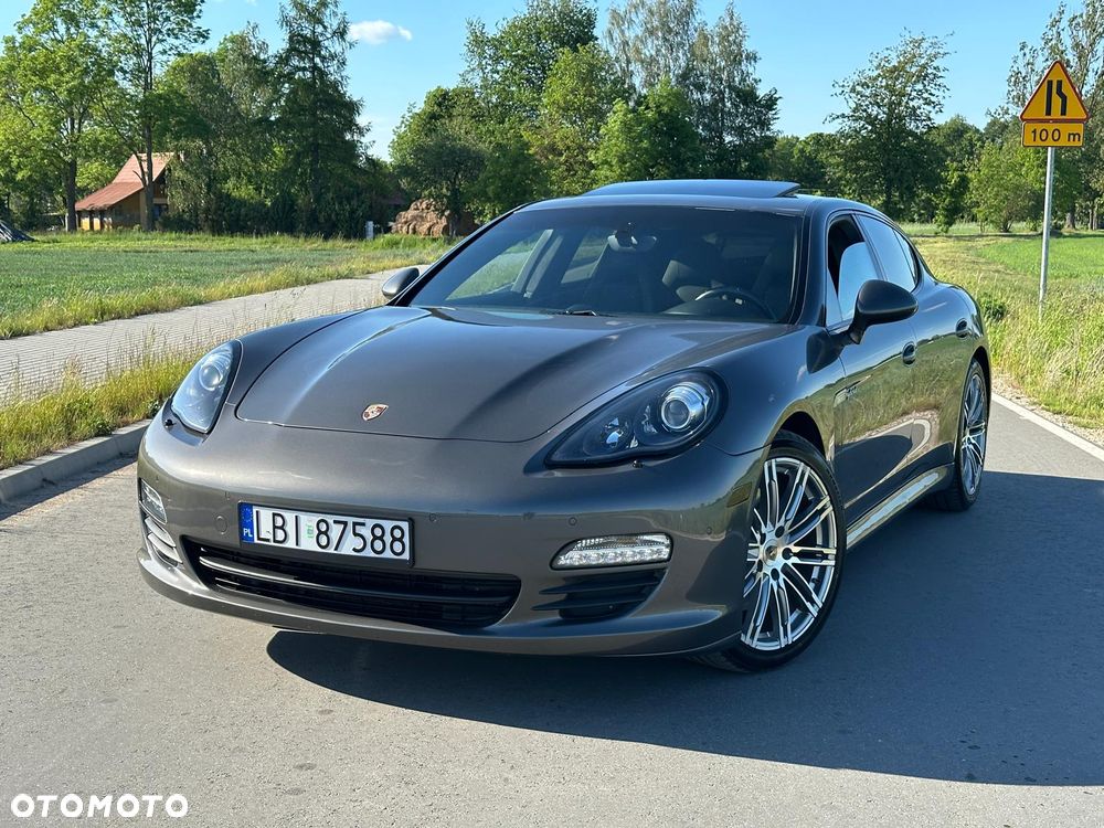 Porsche Panamera - 22