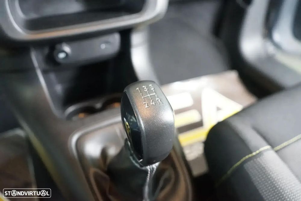 Citroën C3 1.2 PureTech Plus - 25