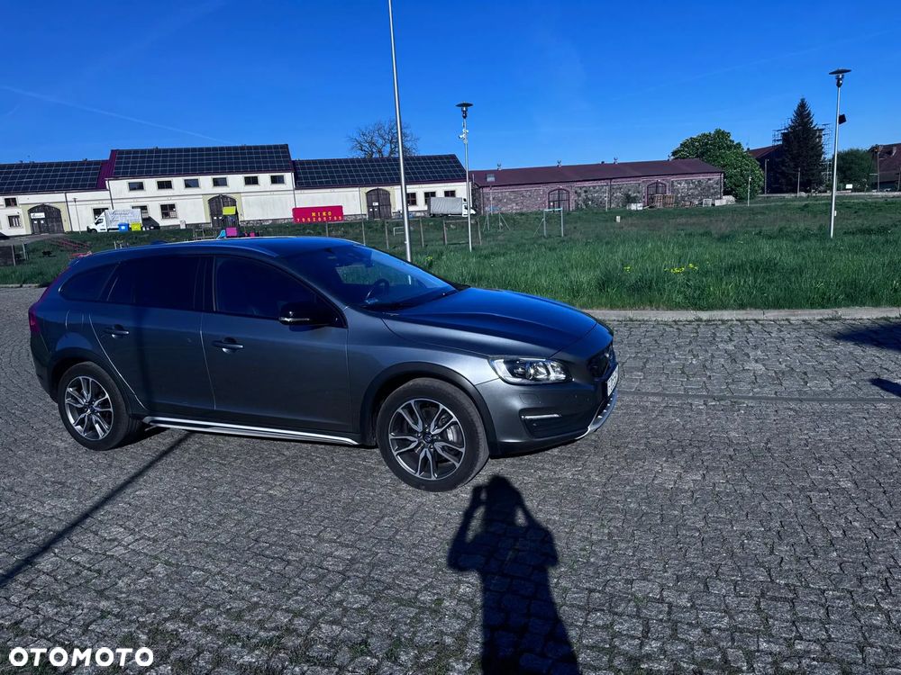 Volvo V60 Cross Country D3 Drive-E Summum - 2