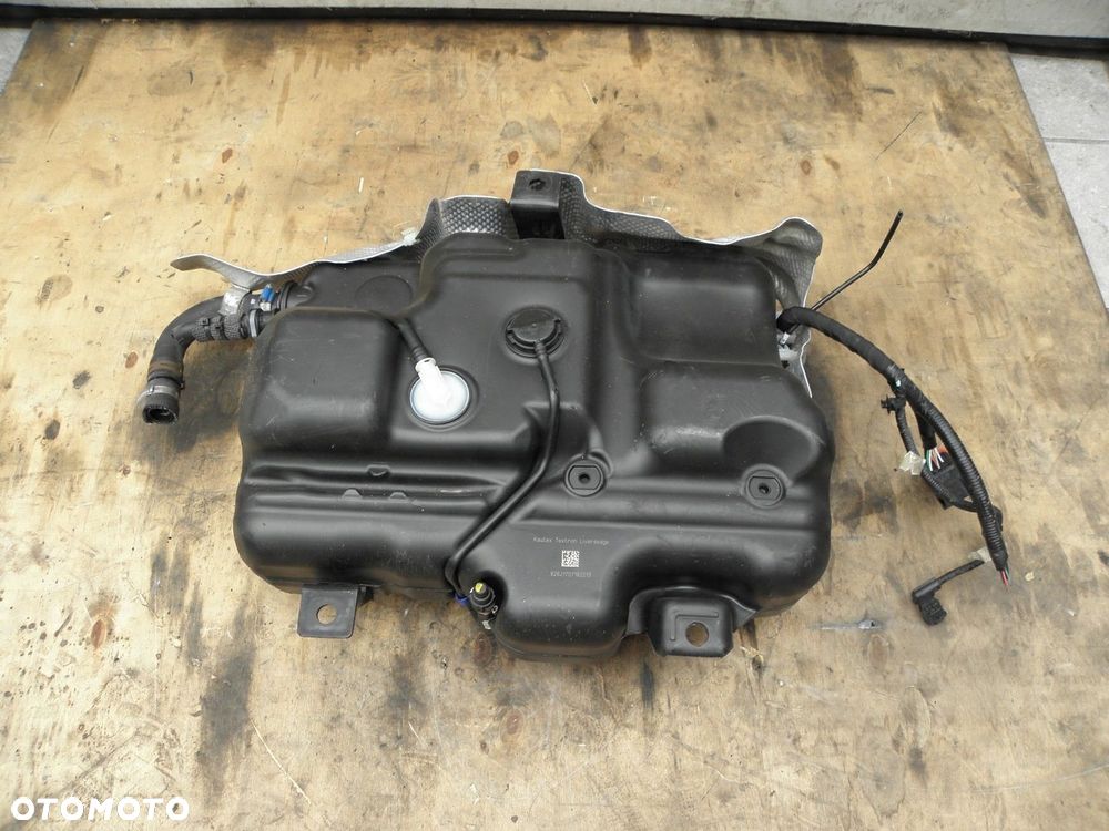 MASTER MOVANO ZBIORNIK PŁYNU ADBLUE 172A22038R - 1