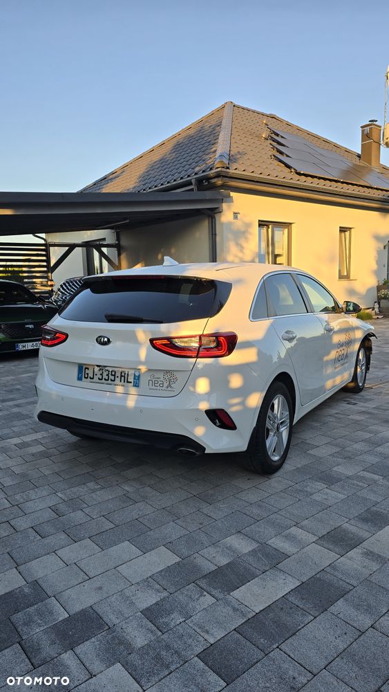 Kia Ceed 1.6 CRDi mHEV Business Line - 2
