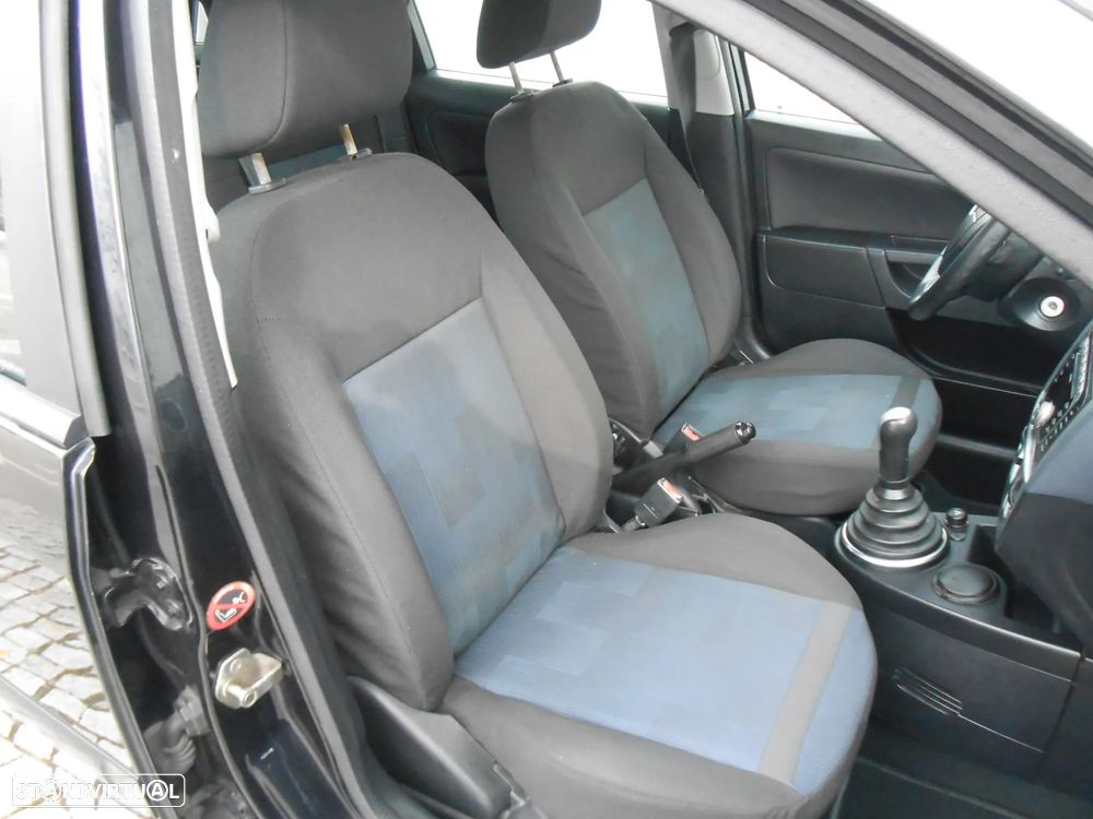 Ford Fiesta 1.25 Trend - 25