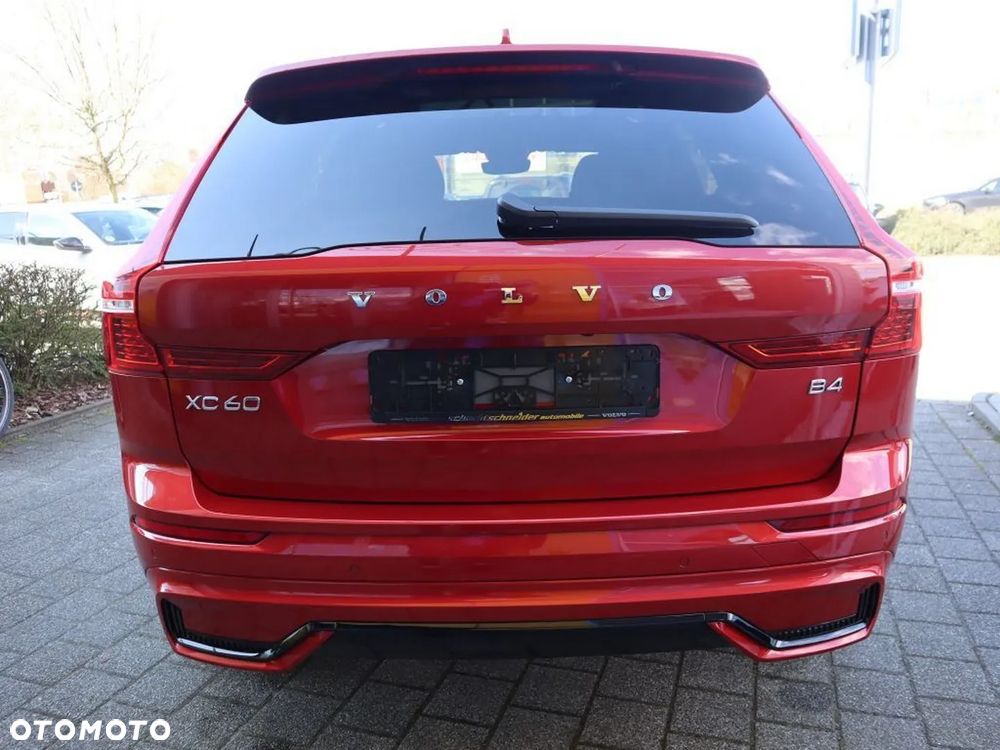Volvo XC 60 B4 B Plus Dark - 3