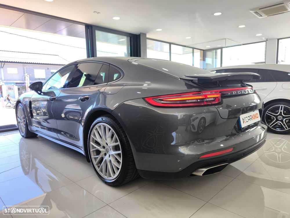 Porsche Panamera - 5