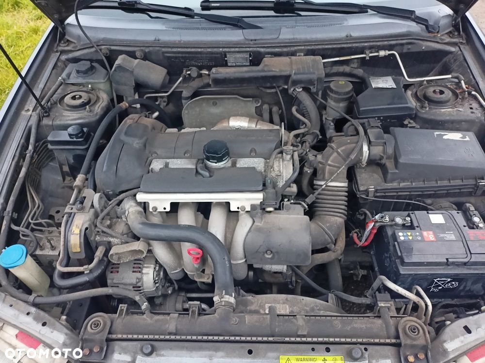 Volvo S40 1.8 - 12