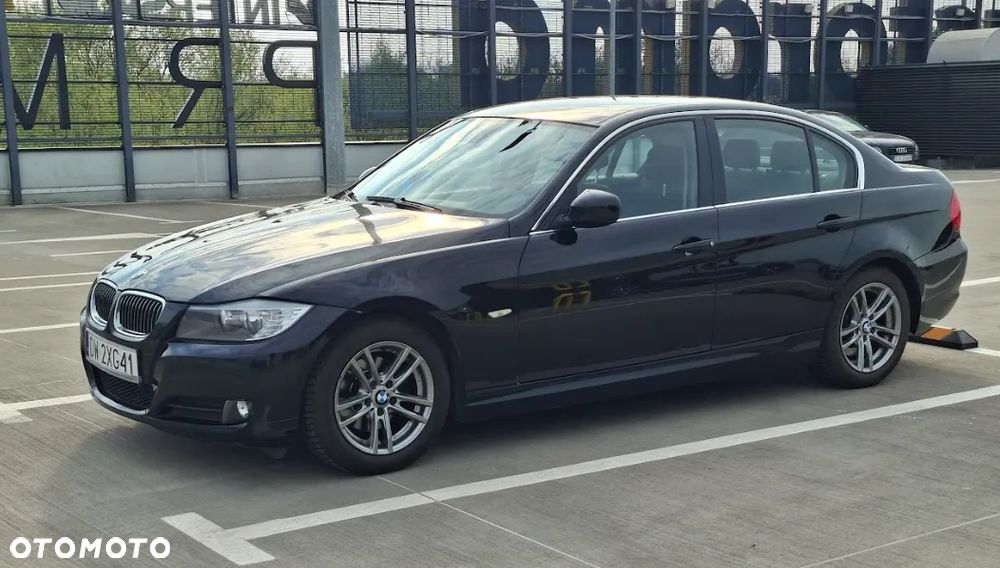 BMW Seria 3 318i - 4