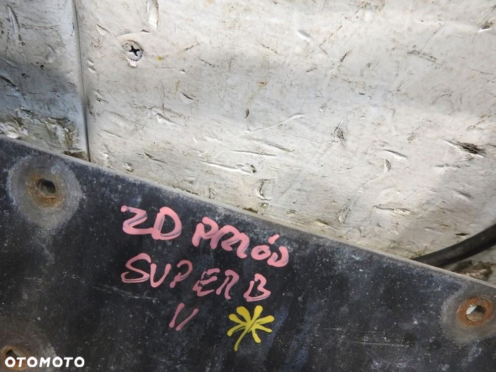 HALOGENY 4X4 OFFROAD HELLA RALLYE COMPACT 3003 SKODA SUPERB II - 2