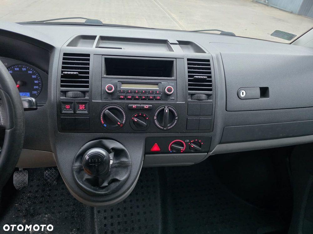 Volkswagen Transporter Shuttle L1 - 17