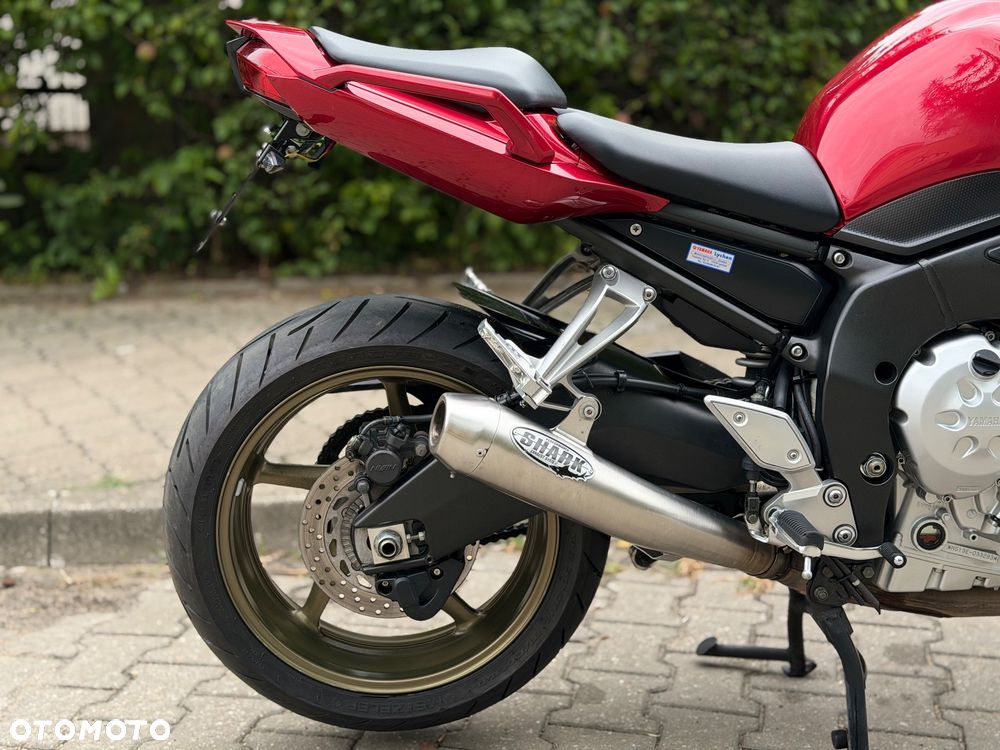 Yamaha FZ - 18