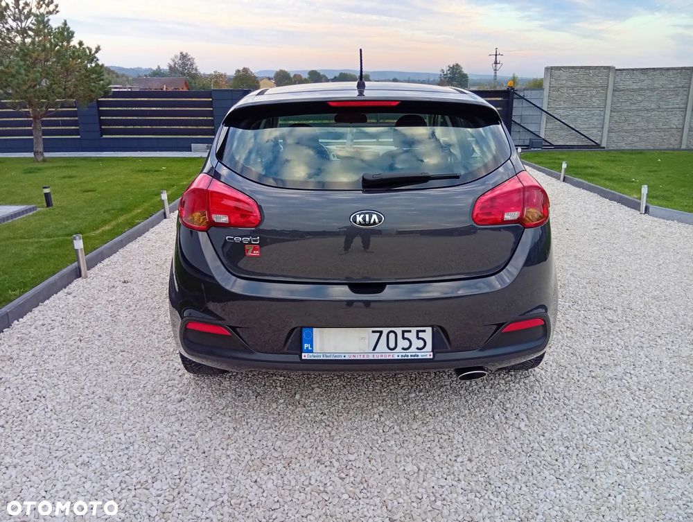 Kia Ceed - 8