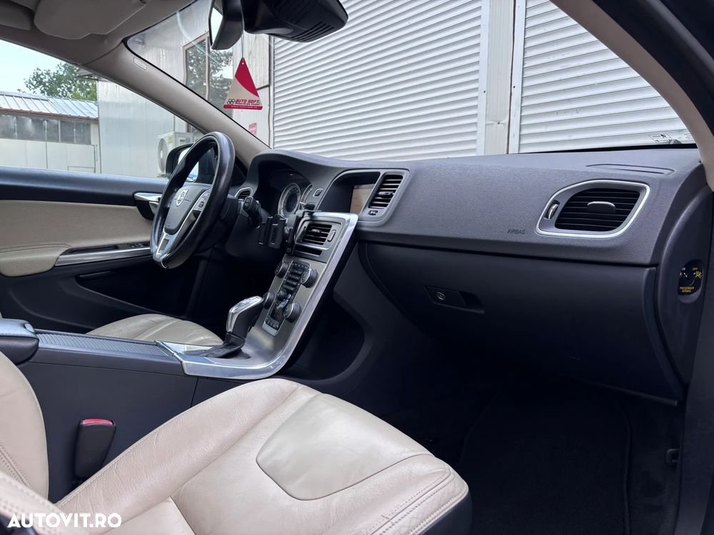 Volvo V60 D3 Start-Stop Summum - 34