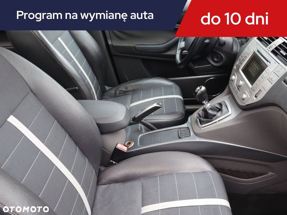Ford Kuga - 11