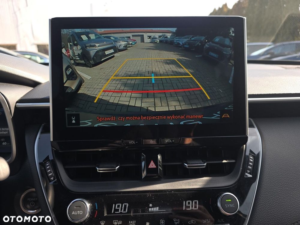 Toyota Corolla Cross - 16