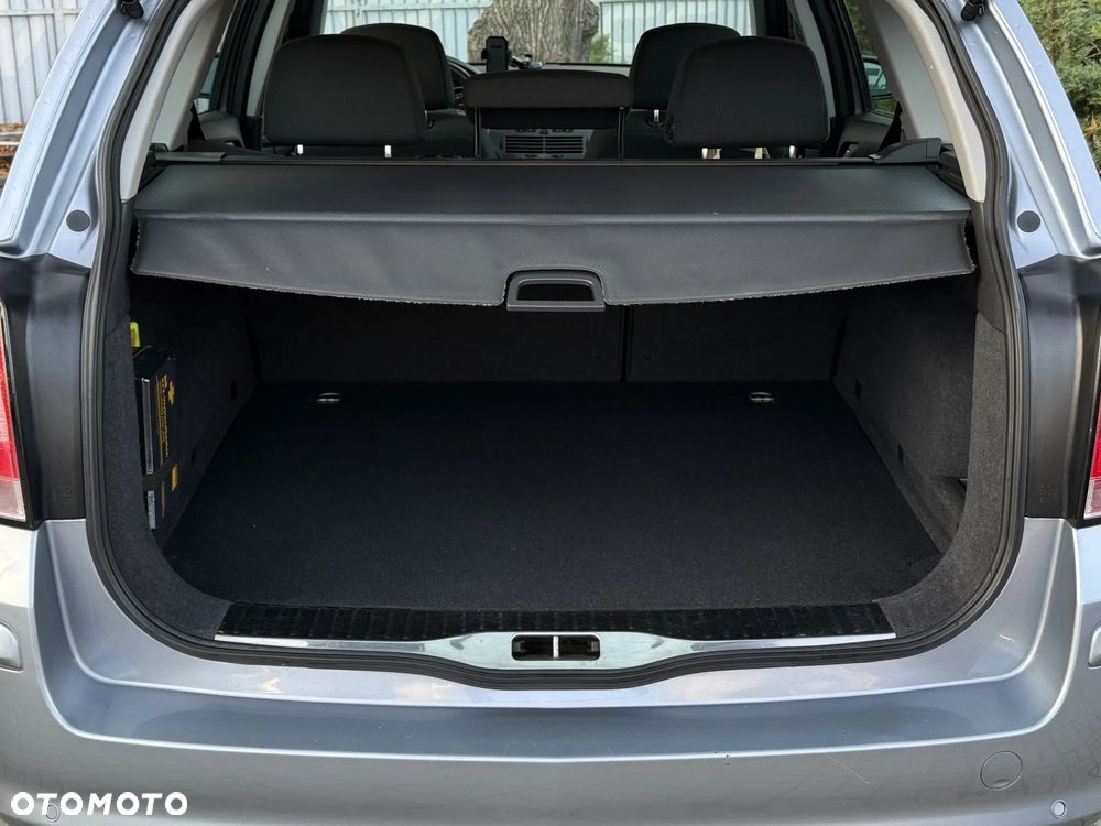 Opel Astra 1.6 Caravan Enjoy - 32