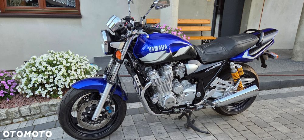 Yamaha XJR - 20