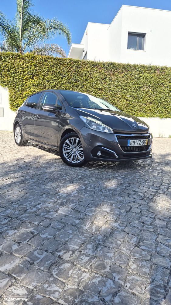 Peugeot 208 1.2 PureTech Signature - 2