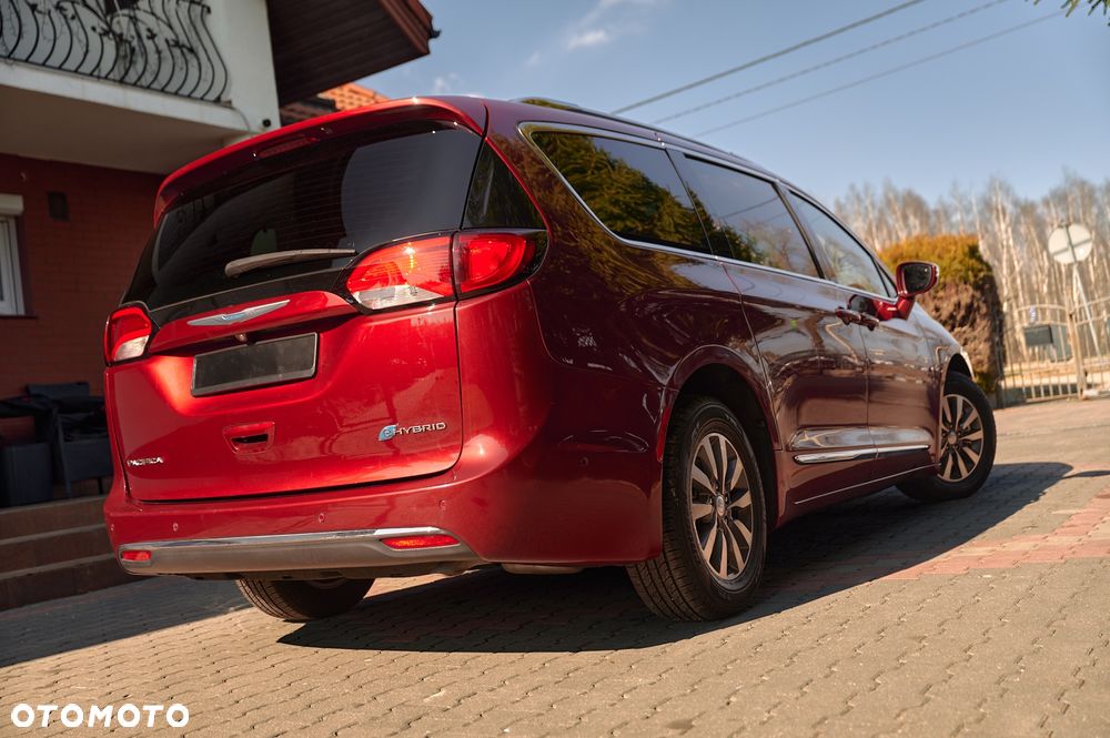 Chrysler Pacifica - 2