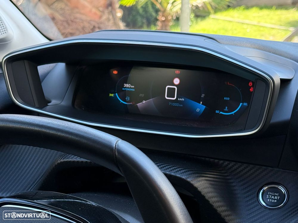 Peugeot 208 PureTech 100 Allure Pack - 32