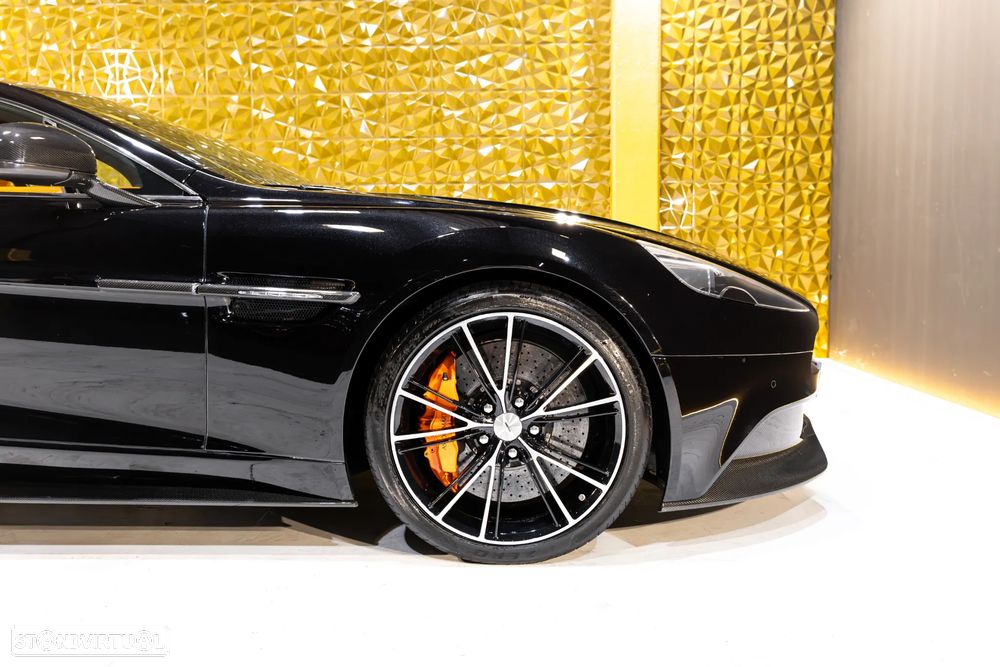 Aston Martin Vanquish Touchtronic 2 - 14