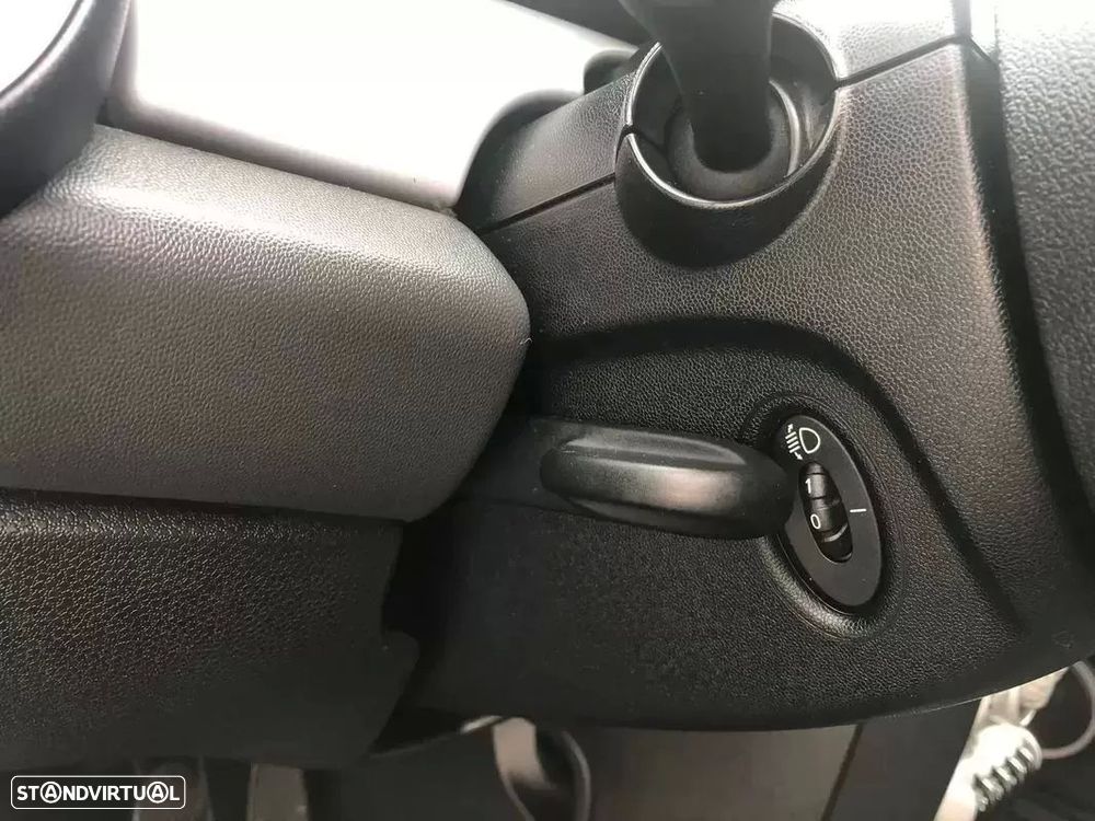 MINI 3 Portas Cooper D - 19