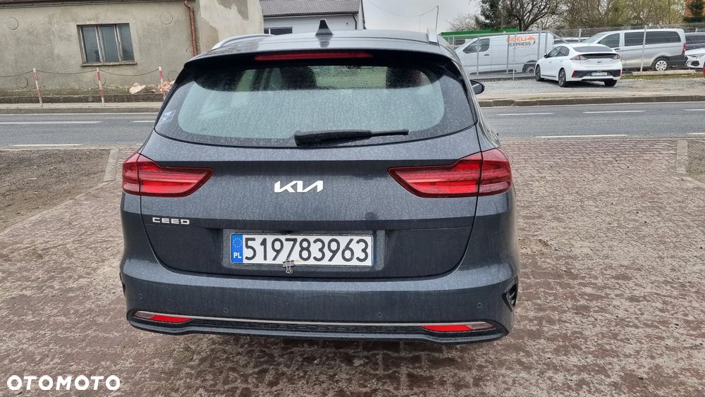 Kia Ceed 1.6 CRDi Eco-Dynamics+ (48V Mild-Hybrid) DCT7 GT Line - 11