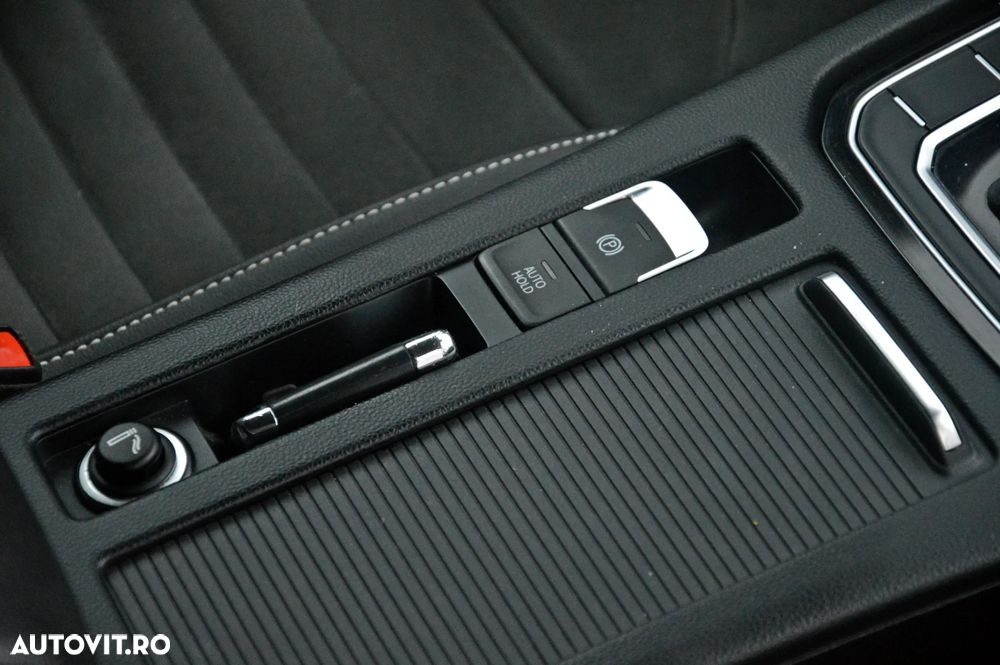 Volkswagen Passat Variant 2.0 TDI DSG Highline - 36