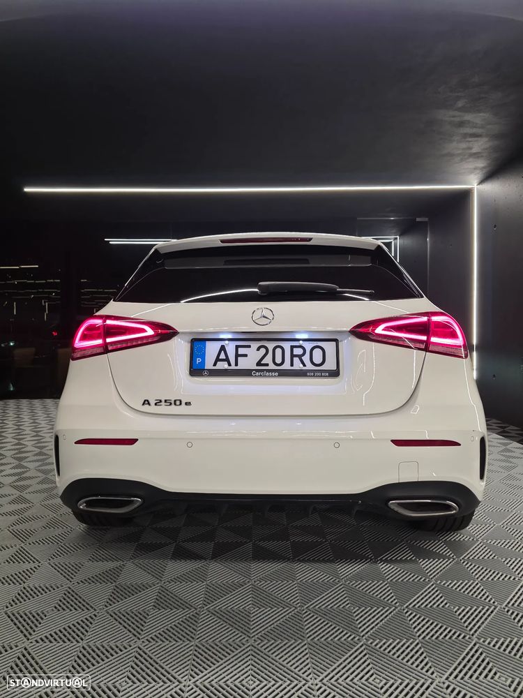Mercedes-Benz A 250 e AMG Line - 13