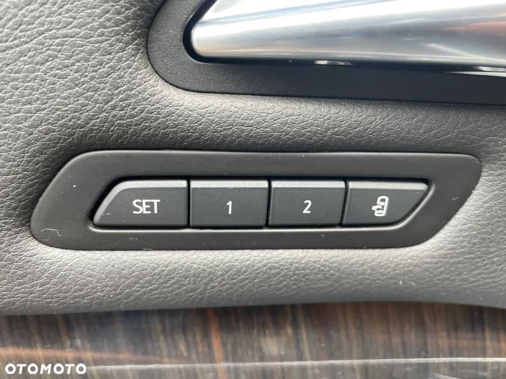 Cadillac XT4 w całości lub na części - 13