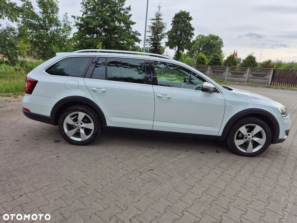 Skoda Octavia 2.0 TDI 4x4 Ambition DSG - 8