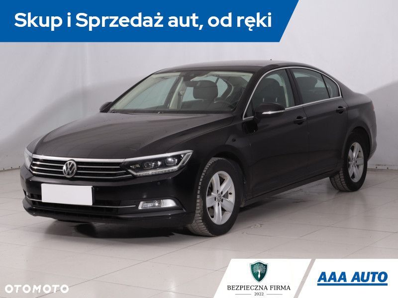 Volkswagen Passat - 2